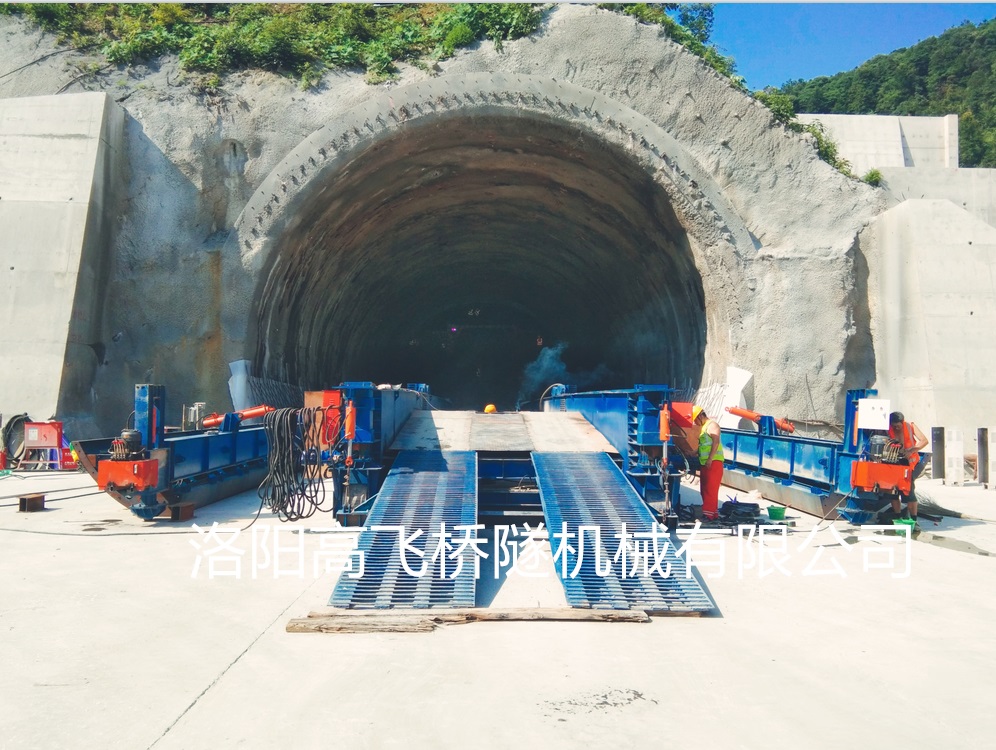 仰拱栈桥的作用及特点有哪些？