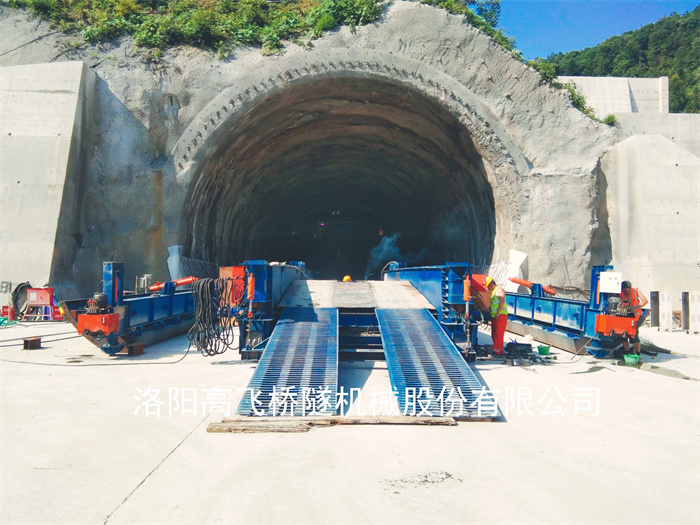 自动仰拱栈桥对施工有哪些帮助