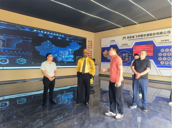 非洲客户到高飞股份参观考察