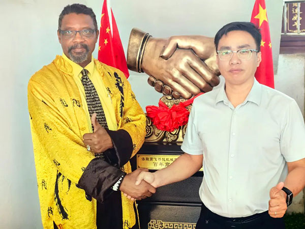 非洲客户到高飞股份参观考察