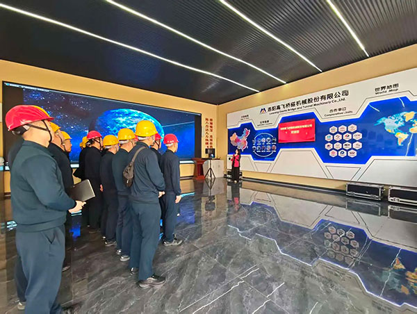 钢模台车参观交流